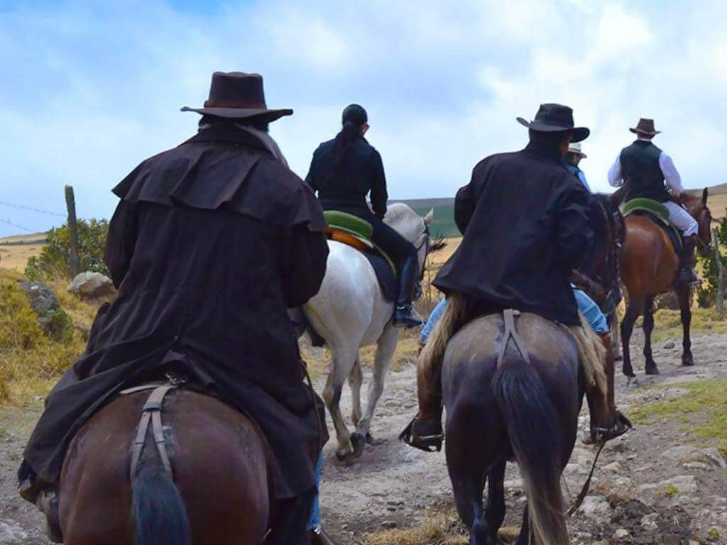Cabalgata por el paisaje andino